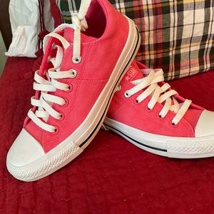 Hot Pink Converse Size 7